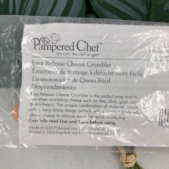 The Pampered Chef 1137 Tan Brown Easy Release Cheese Crumbler Kitchen Prep Tool - Picture 2 of 4